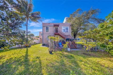 Commercial property in Miami, Florida № 2075153 - photo 17