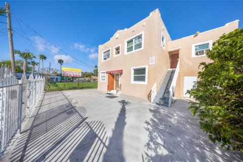Commercial property in Miami, Florida № 2075153 - photo 20