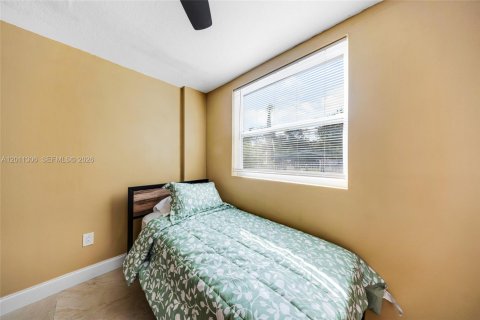 Commercial property in Miami, Florida № 2075153 - photo 3