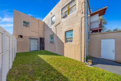 Commercial property in Miami, Florida № 2075153 - photo 14
