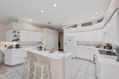 House in Sarasota, Florida 3 bedrooms, 216.37 sq.m. № 2204950 - photo 8