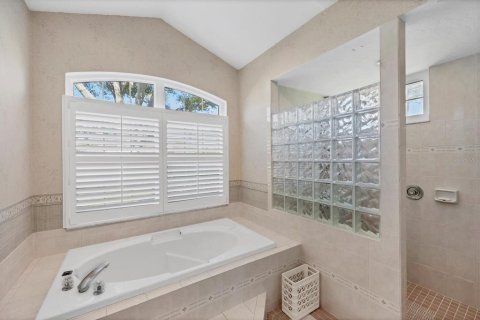 House in Sarasota, Florida 3 bedrooms, 216.37 sq.m. № 2204950 - photo 15