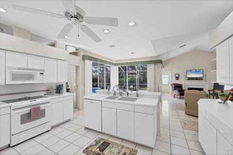 House in Sarasota, Florida 3 bedrooms, 216.37 sq.m. № 2204950 - photo 9