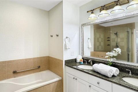 Condo in Four Corners, Florida, 3 bedrooms  № 1723118 - photo 23