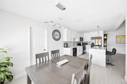 Casa en venta en Orlando, Florida, 4 dormitorios, 218.41 m2 № 2237930 - foto 10