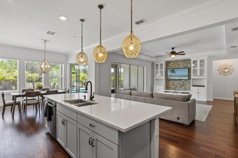 House in Oviedo, Florida 4 bedrooms, 272.58 sq.m. № 1826650 - photo 14