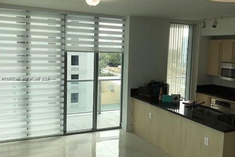 Condo in Miami, Florida, 2 bedrooms  № 2043001 - photo 6