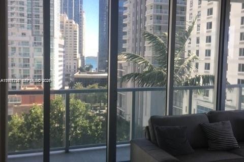 Condo in Miami, Florida, 2 bedrooms  № 2043001 - photo 11