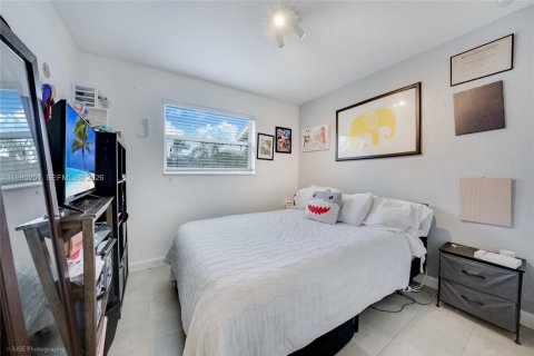 Villa ou maison à vendre à Hollywood, Floride: 4 chambres, 94.2 m2 № 2044886 - photo 10