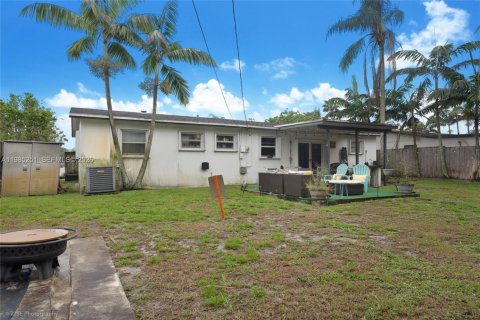 Villa ou maison à vendre à Hollywood, Floride: 4 chambres, 94.2 m2 № 2044886 - photo 14