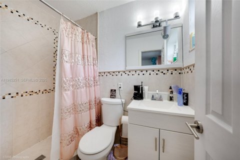 Villa ou maison à vendre à Hollywood, Floride: 4 chambres, 94.2 m2 № 2044886 - photo 6