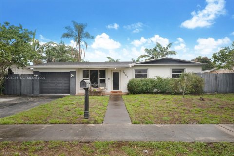 Villa ou maison à Hollywood, Floride 4 chambres, 94.2 m2 № 2044886