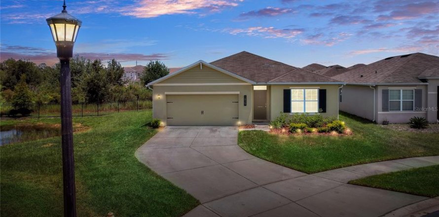 House in Lakeland, Florida 4 bedrooms, 173.45 sq.m. № 1871210