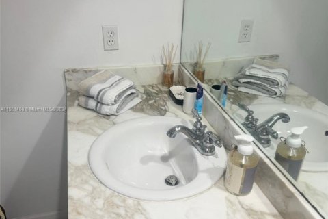 Copropriété à louer à Aventura, Floride: 3 chambres, 131.18 m2 № 1985307 - photo 13