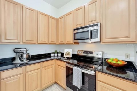 Townhouse in Orlando, Florida 3 bedrooms, 176.89 sq.m. № 2208725 - photo 12