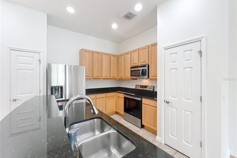 Townhouse in Orlando, Florida 3 bedrooms, 176.89 sq.m. № 2208725 - photo 16