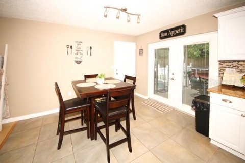 Casa en venta en New Port Richey, Florida, 2 dormitorios, 90.02 m2 № 1915879 - foto 13