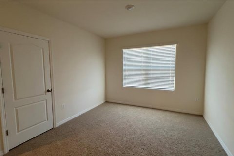 Casa en alquiler en Haines City, Florida, 5 dormitorios, 248.42 m2 № 2109142 - foto 4