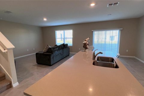 Casa en alquiler en Haines City, Florida, 5 dormitorios, 248.42 m2 № 2109142 - foto 5