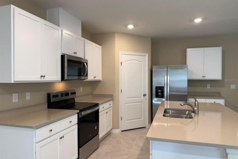 Casa en alquiler en Haines City, Florida, 5 dormitorios, 248.42 m2 № 2109142 - foto 14