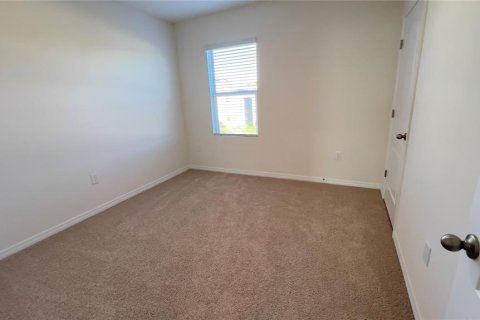 Casa en alquiler en Haines City, Florida, 5 dormitorios, 248.42 m2 № 2109142 - foto 3