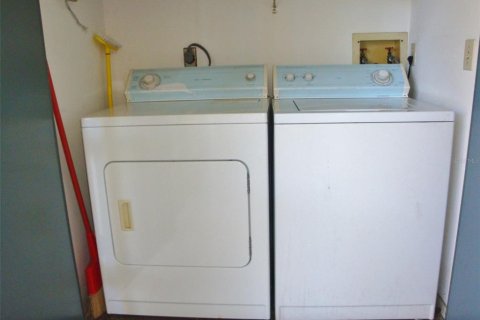 Снять в аренду кондоминиум в Олдсмар, Флорида 2 спальни, 97.92м2, № 2233305 - фото 17
