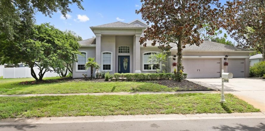 House in Riverview, Florida 4 bedrooms, 304.53 sq.m. № 2223668