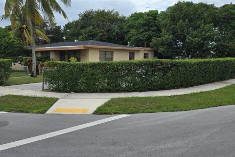 Casa en Miami, Florida 3 dormitorios, 139.63 m2 № 2332926