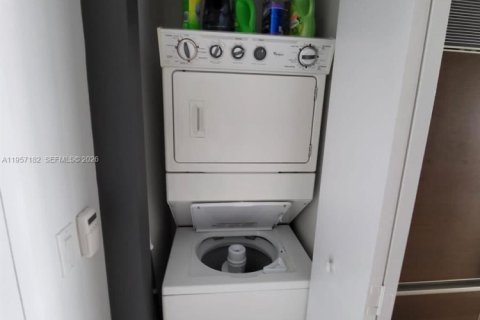 Купить кондоминиум в Майами, Флорида 1 спальня, 55.46м2, № 2017451 - фото 14