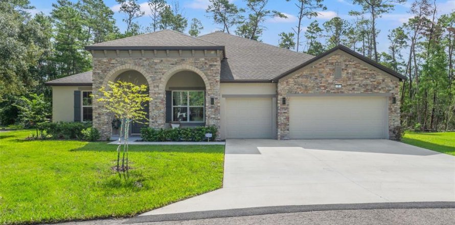 House in Homosassa, Florida 3 bedrooms, 281.4 sq.m. № 1879128