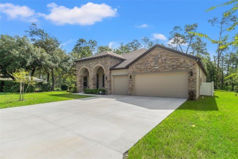 House in Homosassa, Florida 3 bedrooms, 281.4 sq.m. № 1879128 - photo 2