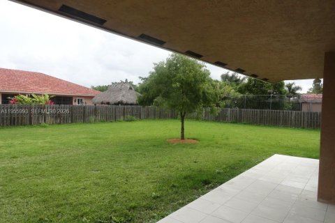 Casa en alquiler en Miami, Florida, 4 dormitorios, 151.71 m2 № 2010595 - foto 19
