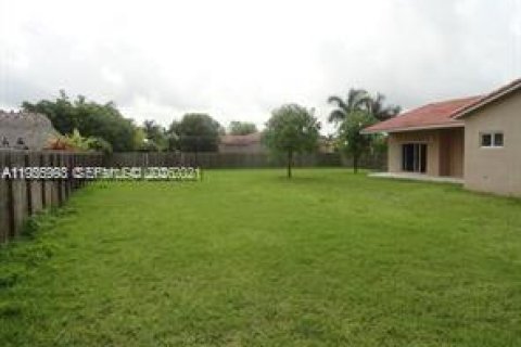 Casa en alquiler en Miami, Florida, 4 dormitorios, 151.71 m2 № 2010595 - foto 22