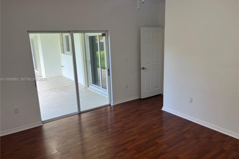 Casa en alquiler en Miami, Florida, 4 dormitorios, 151.71 m2 № 2010595 - foto 17