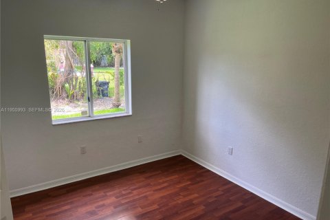 Casa en alquiler en Miami, Florida, 4 dormitorios, 151.71 m2 № 2010595 - foto 12