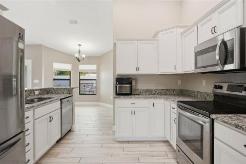 Casa en venta en Spring Hill, Florida, 3 dormitorios, 157.75 m2 № 2229482 - foto 7
