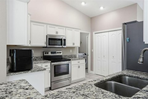 Casa en venta en Spring Hill, Florida, 3 dormitorios, 157.75 m2 № 2229482 - foto 4