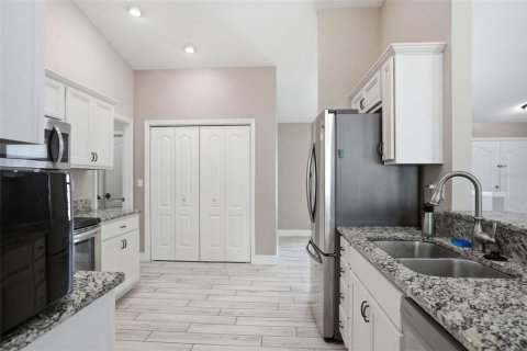 Casa en venta en Spring Hill, Florida, 3 dormitorios, 157.75 m2 № 2229482 - foto 5