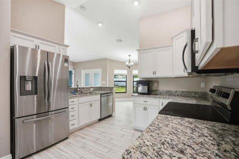 Casa en venta en Spring Hill, Florida, 3 dormitorios, 157.75 m2 № 2229482 - foto 8