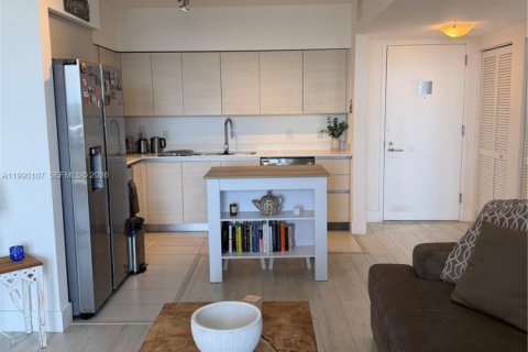 Condominio en venta en Miami, Florida, 1 dormitorio, 59.46 m2 № 2056529 - foto 3