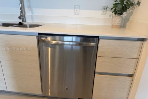 Condominio en venta en Miami, Florida, 1 dormitorio, 59.46 m2 № 2056529 - foto 17