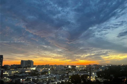 Condominio en Miami, Florida, 1 dormitorio № 2056529