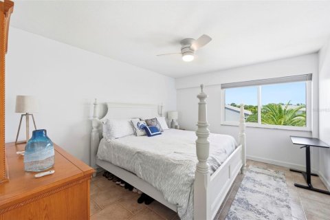 Condo in Largo, Florida, 2 bedrooms  № 2151541 - photo 30