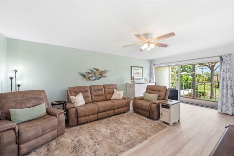 Condo in Largo, Florida, 2 bedrooms  № 2151541 - photo 8