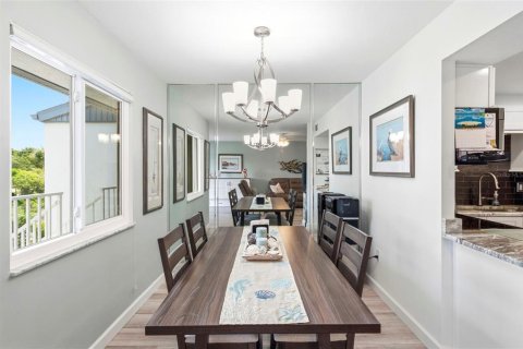 Condo in Largo, Florida, 2 bedrooms  № 2151541 - photo 14