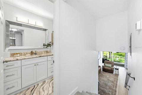 Condo in Largo, Florida, 2 bedrooms  № 2151541 - photo 24