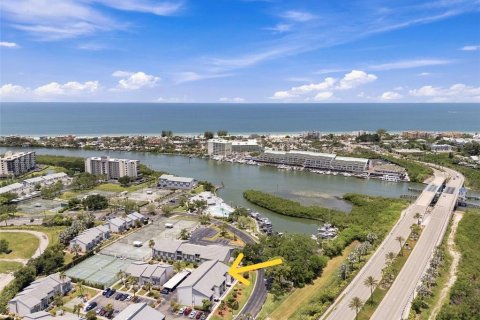 Condo in Largo, Florida, 2 bedrooms  № 2151541
