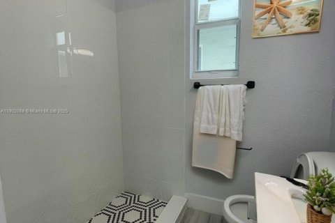 Condo in Miami Beach, Florida  № 1953724 - photo 5