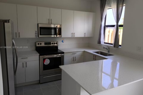 Купить виллу или дом в Хомстед, Флорида 3 спальни, 123.37м2, № 2050581 - фото 4