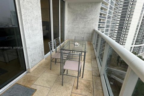 Condominio en venta en Hallandale Beach, Florida, 2 dormitorios, 100.89 m2 № 2045850 - foto 7